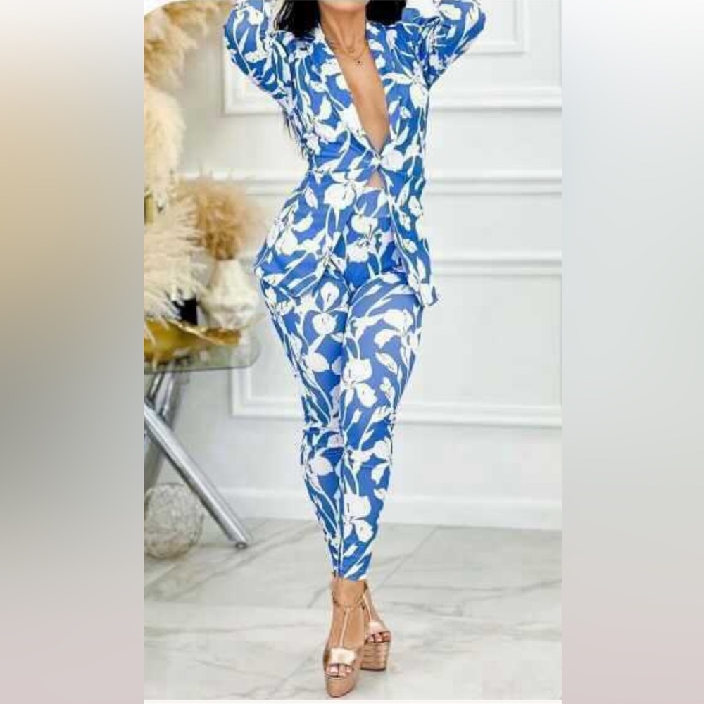 Beautiful 2pcs set / Final Sale / took tag off because I was going to wear it